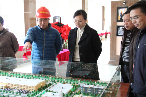 區(qū)總調(diào)研組到再生園區(qū)參觀調(diào)研