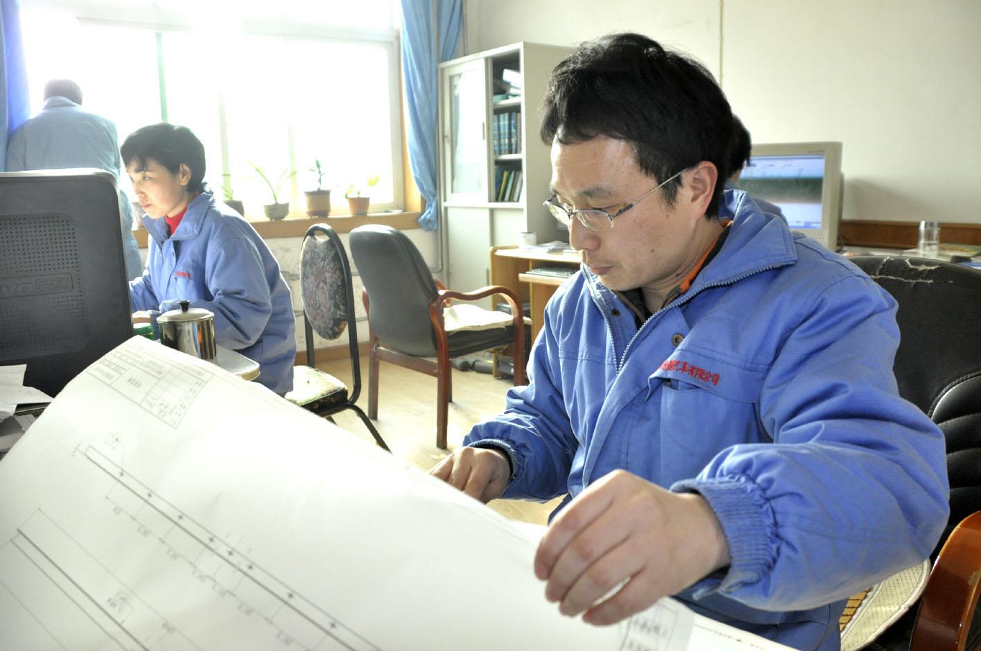 梧州職工：以勞模為榜樣，做好本職工作