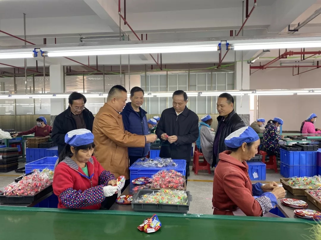 梁耀忠到藤縣調研基層工會組織建設