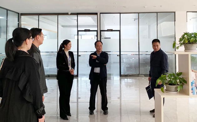 【走基層】謝善高到藤縣調研陶瓷產(chǎn)業(yè)和鈦白企業(yè)工會基層組織建設工作情況