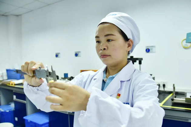 【楷模風(fēng)采】2022年廣西五一勞動獎?wù)芦@得者：雷潔萍