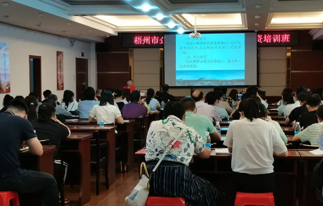 模擬課堂的“沉浸式”學習，讓學員大呼過癮