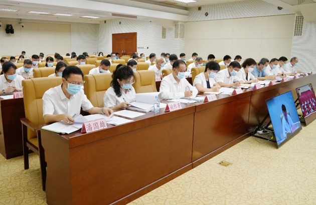 廣西學(xué)習(xí)貫徹習(xí)近平總書記重要指示精神深入推進(jìn)產(chǎn)業(yè)工人隊(duì)伍建設(shè)改革電視電話會(huì)議召開