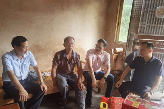市總工會(huì)開展入戶走訪，助力鄉(xiāng)村振興工作