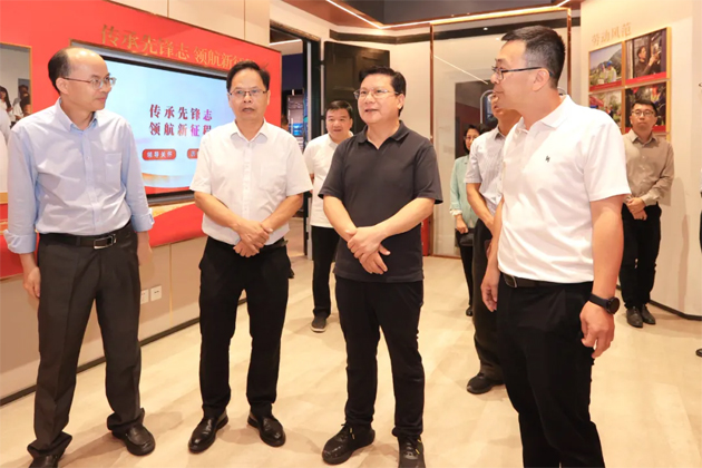 管理年在梧州市溝通交流工作時強(qiáng)調(diào) 總結(jié)提煉產(chǎn)改工作經(jīng)驗(yàn)做法 不斷促進(jìn)產(chǎn)業(yè)工人成長成才