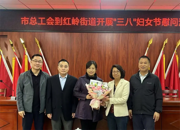 “花”樣過節(jié)，綻放巾幗芳華系列（三）丨市總工會開展巾幗勞模工匠走訪慰問活動