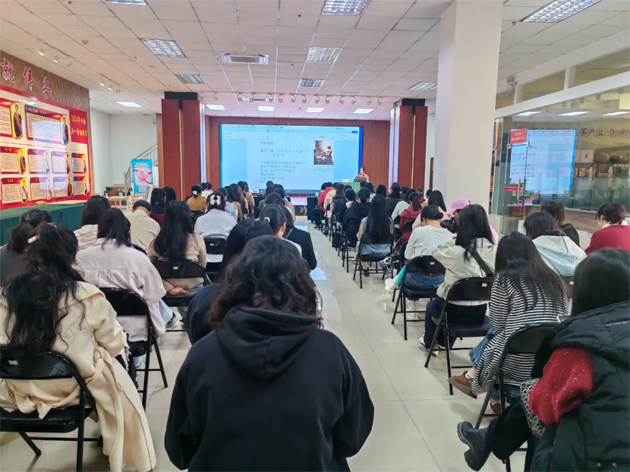 “花”樣過節(jié)，綻放巾幗芳華系列（七）丨市總工會舉辦主題詩歌講座感悟語言魅力