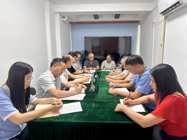 市總工會(huì)調(diào)研組到萬秀區(qū)、長(zhǎng)洲總工會(huì)指導(dǎo)交流工會(huì)工作