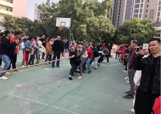 龍圩區(qū)總工會(huì)開(kāi)展“慶元旦、迎春節(jié)”職工趣味體育活動(dòng)