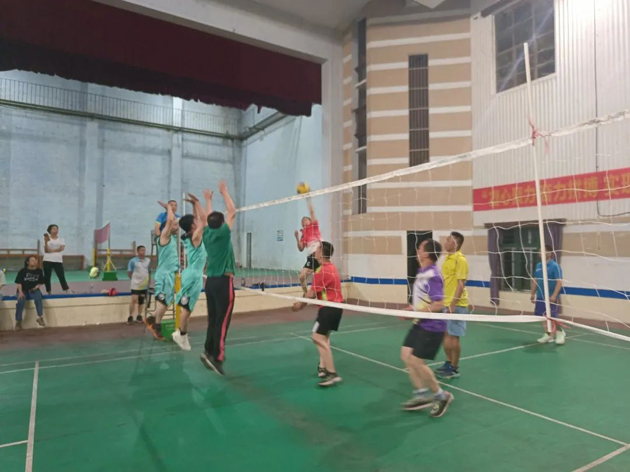 運動點燃激情，拼搏展現(xiàn)風采