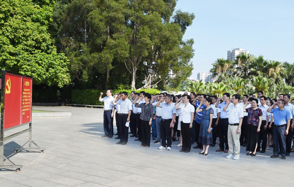 自治區(qū)總工會(huì)開展“不忘初心、牢記使命”革命傳統(tǒng)教育活動(dòng)