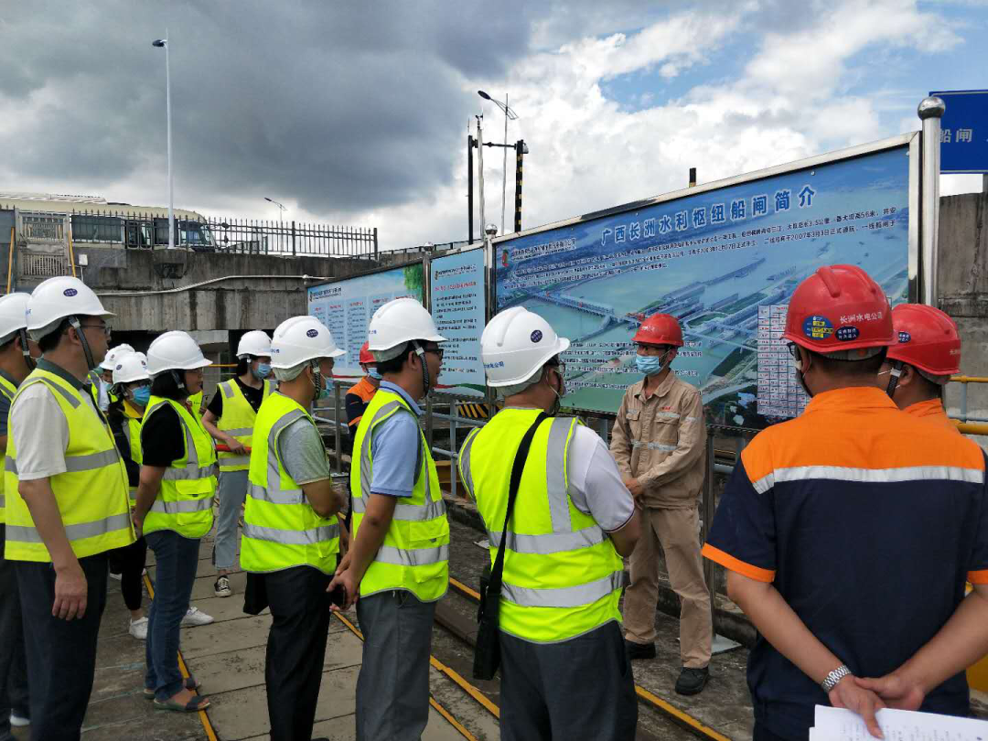 萬秀區(qū)總工會(huì)組織開展“黨旗在我心中”主題黨日活動(dòng)