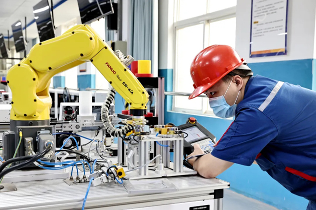 每人每年補貼標(biāo)準(zhǔn)5000元以上！我區(qū)全面推行企業(yè)新型學(xué)徒制