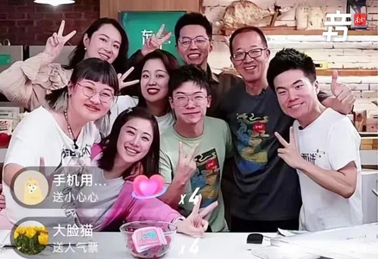 打工新鮮事丨一邊“上課”，一邊“賣大米”，被他的直播語錄圈粉了~