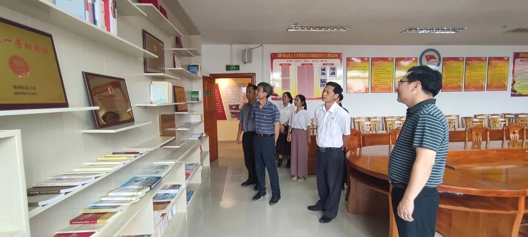 市總工會(huì)領(lǐng)導(dǎo)到蒙山縣總工會(huì)開展調(diào)研活動(dòng)